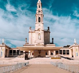 Santuario de Fátima: Un Lugar de Fe y Peregrinación